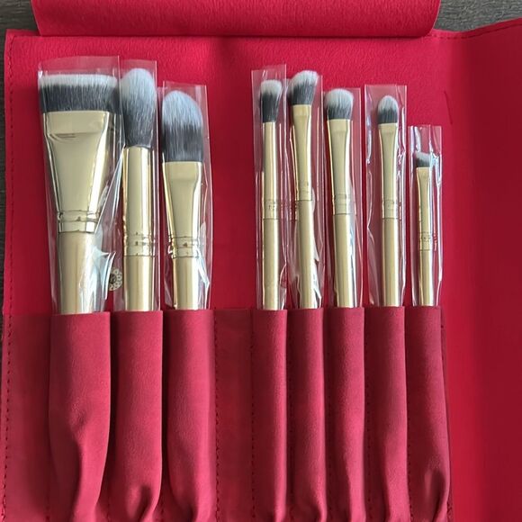 LUXIE - Glitter and Gold - Makeup Brush Set In Red Case - New! - Picture 4 of 4